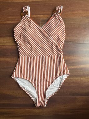 NIP TUCK One Piece Stripes Swimsuit Size 4